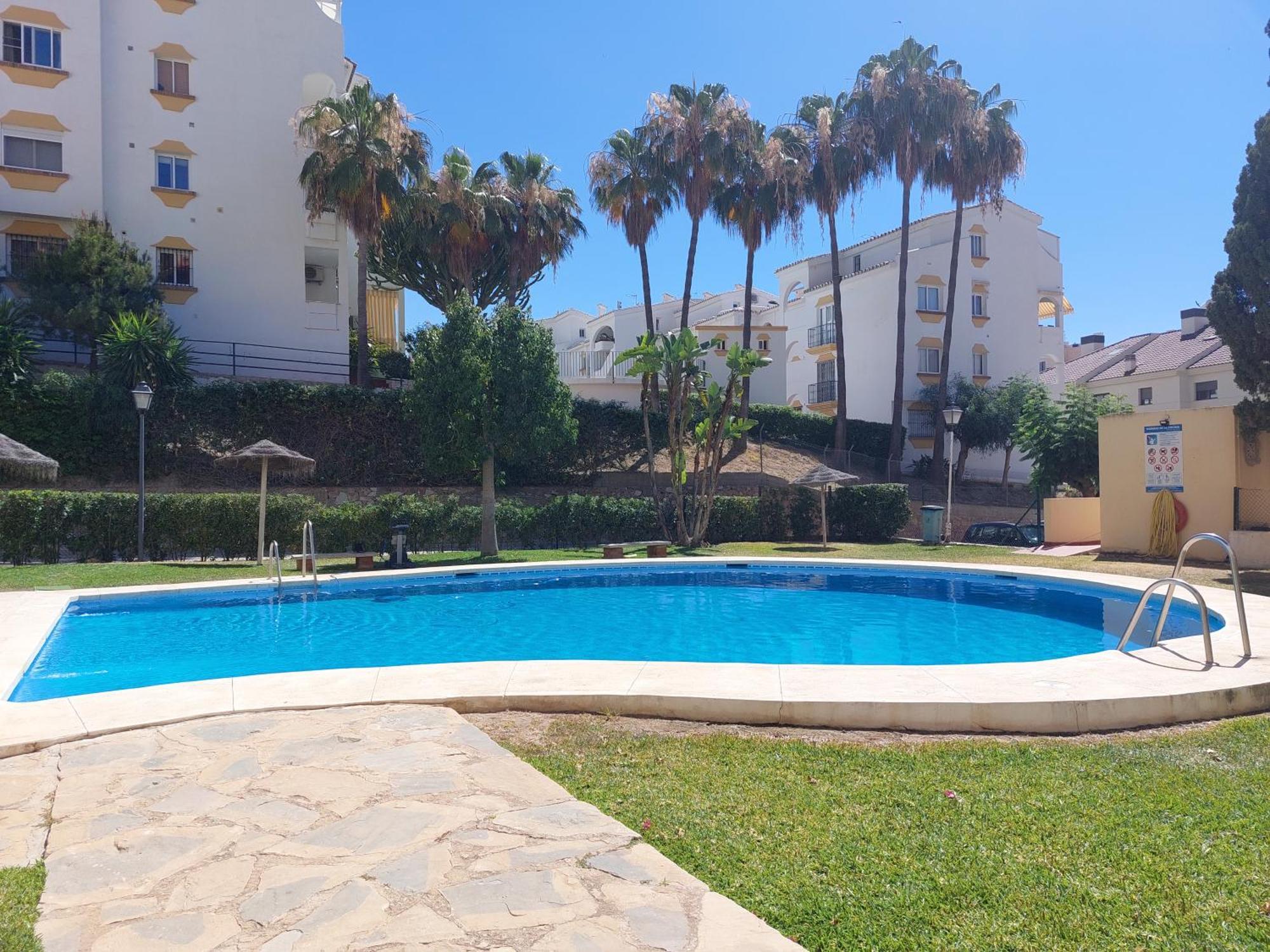 Estudio Con Piscina Y Parking, Playa A 4 Min A Pie, Tren A 2 Min Fuengirola Exterior photo