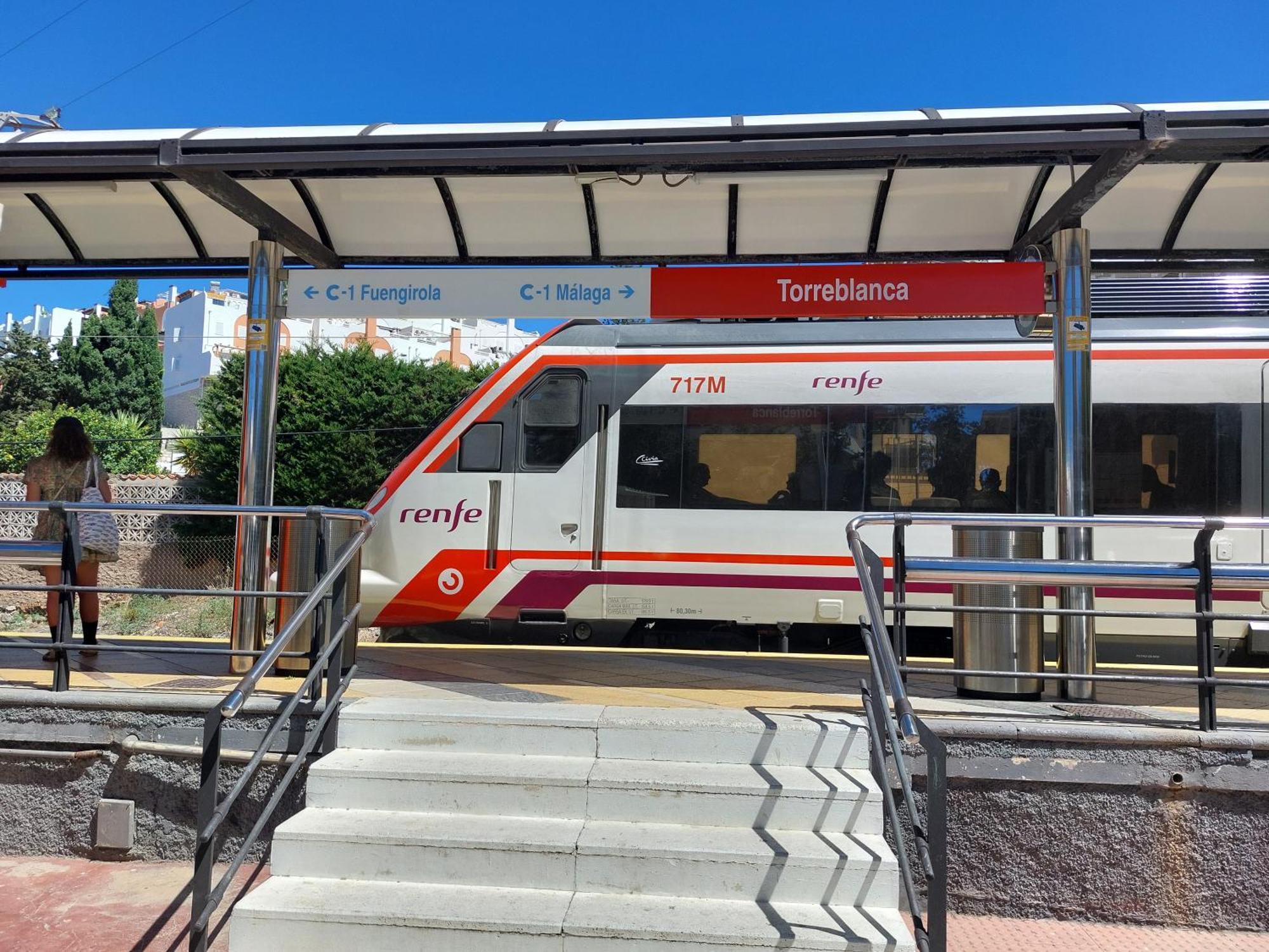 Estudio Con Piscina Y Parking, Playa A 4 Min A Pie, Tren A 2 Min Fuengirola Exterior photo