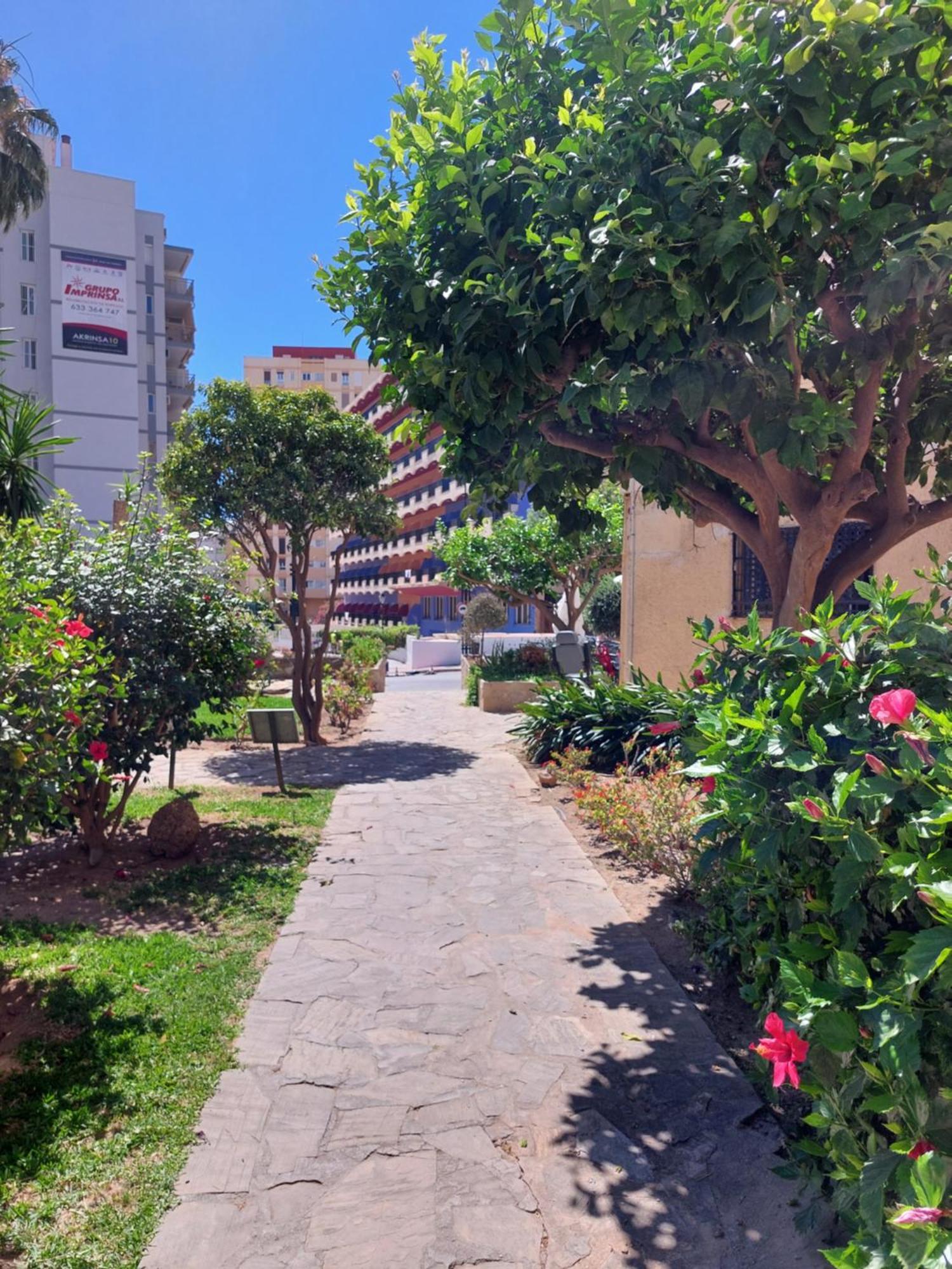 Estudio Con Piscina Y Parking, Playa A 4 Min A Pie, Tren A 2 Min Fuengirola Exterior photo