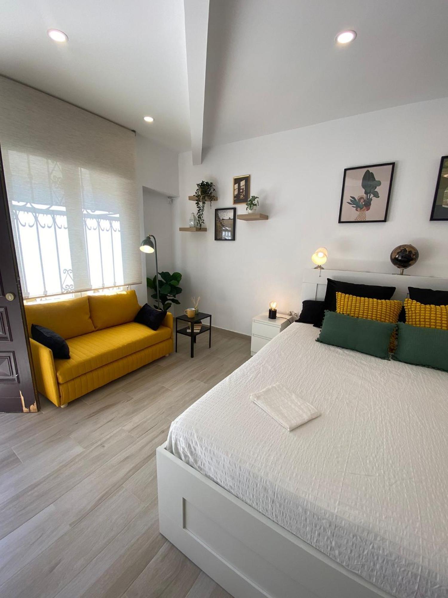 Estudio Con Piscina Y Parking, Playa A 4 Min A Pie, Tren A 2 Min Fuengirola Exterior photo
