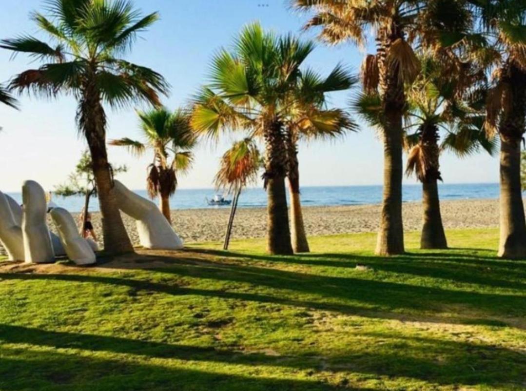 Estudio Con Piscina Y Parking, Playa A 4 Min A Pie, Tren A 2 Min Fuengirola Exterior photo